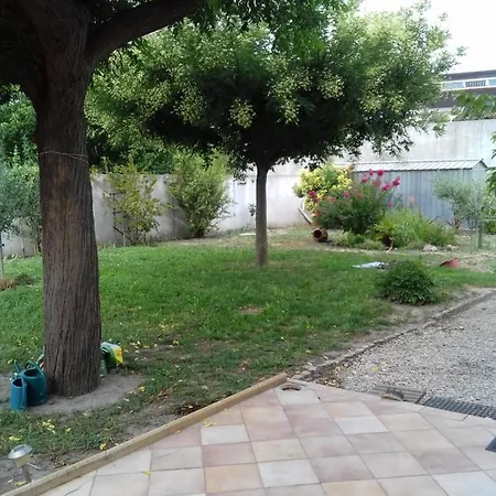 D'hote Chez Josie Bed & Breakfast